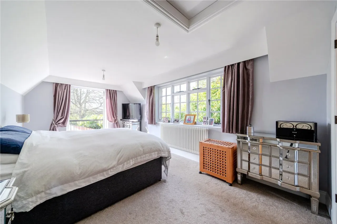 Saunders Lane, Woking, Surrey, GU22, photo 12