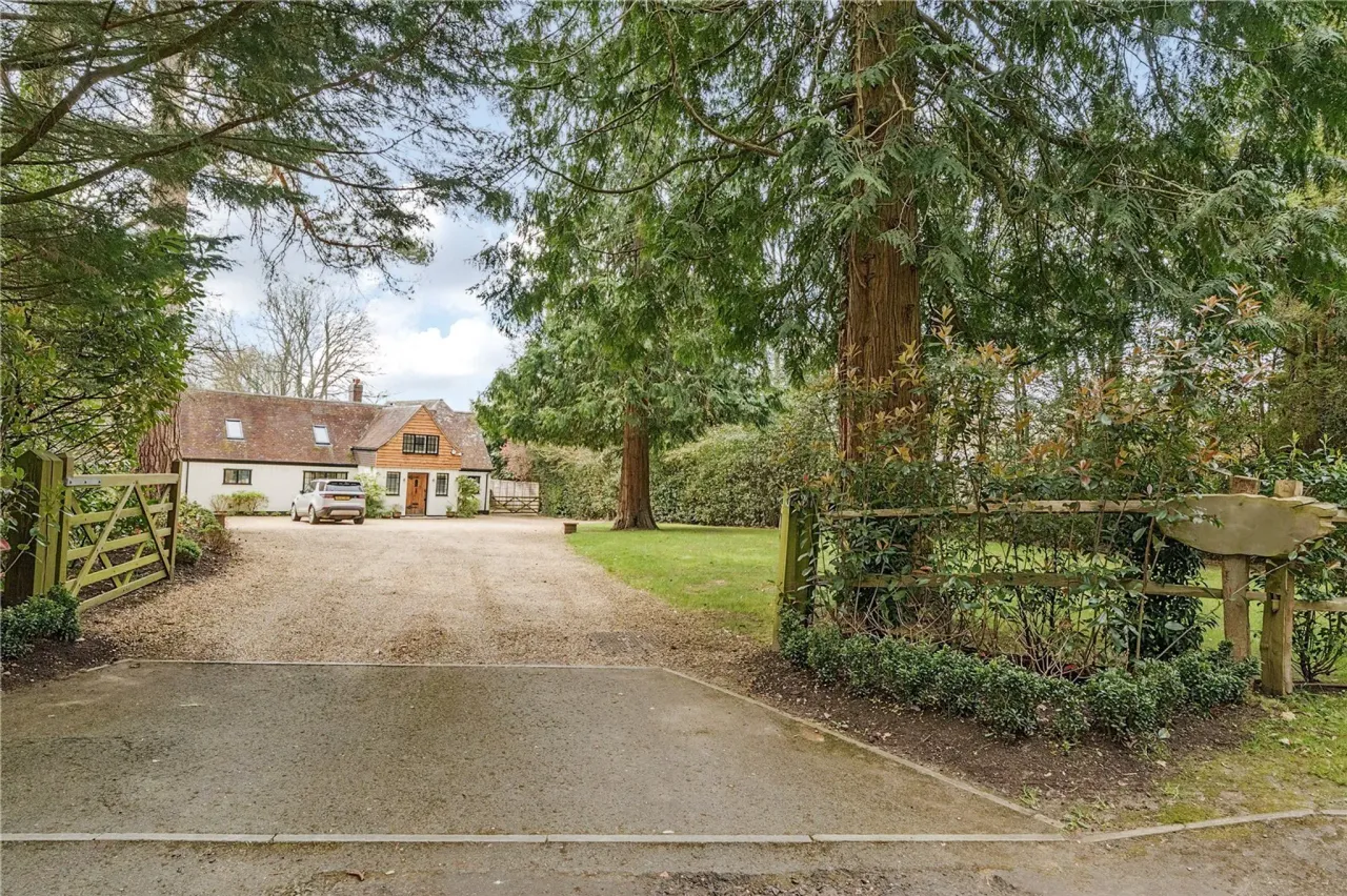 Saunders Lane, Woking, Surrey, GU22, photo 24