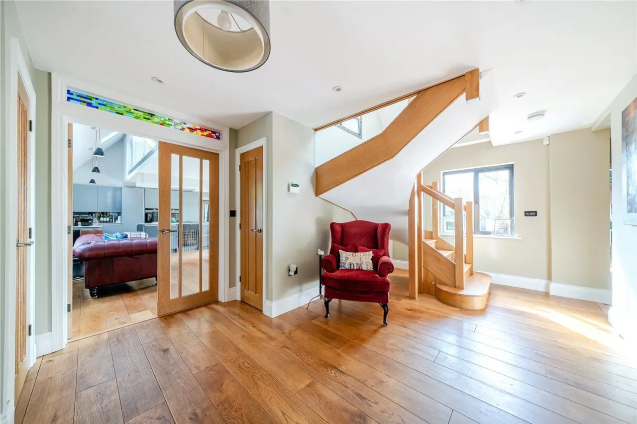 Saunders Lane, Woking, Surrey, GU22, photo 3