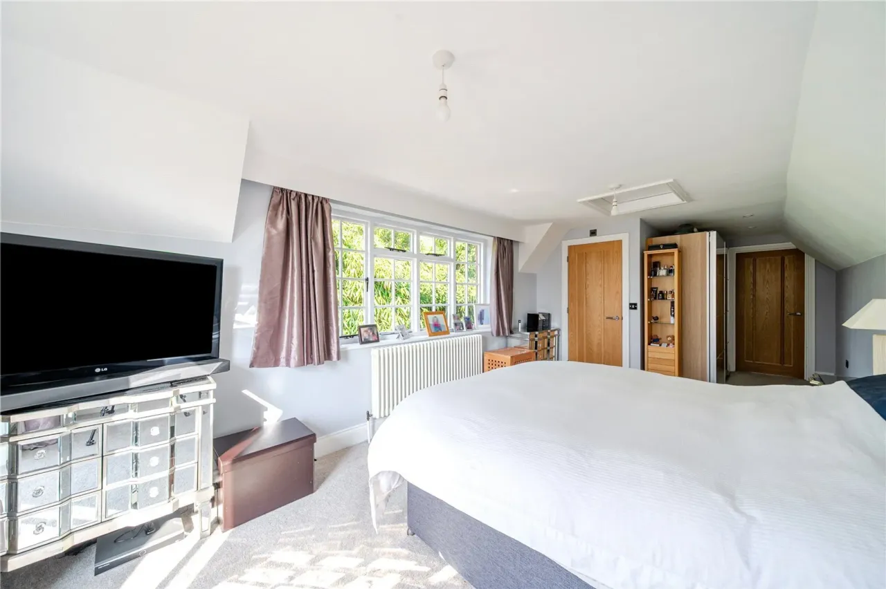 Saunders Lane, Woking, Surrey, GU22, photo 13