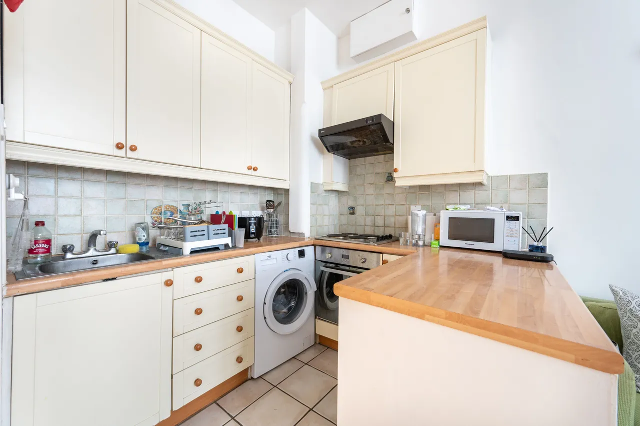 Flat 3, 20 Devonshire Terrace, London, photo 4