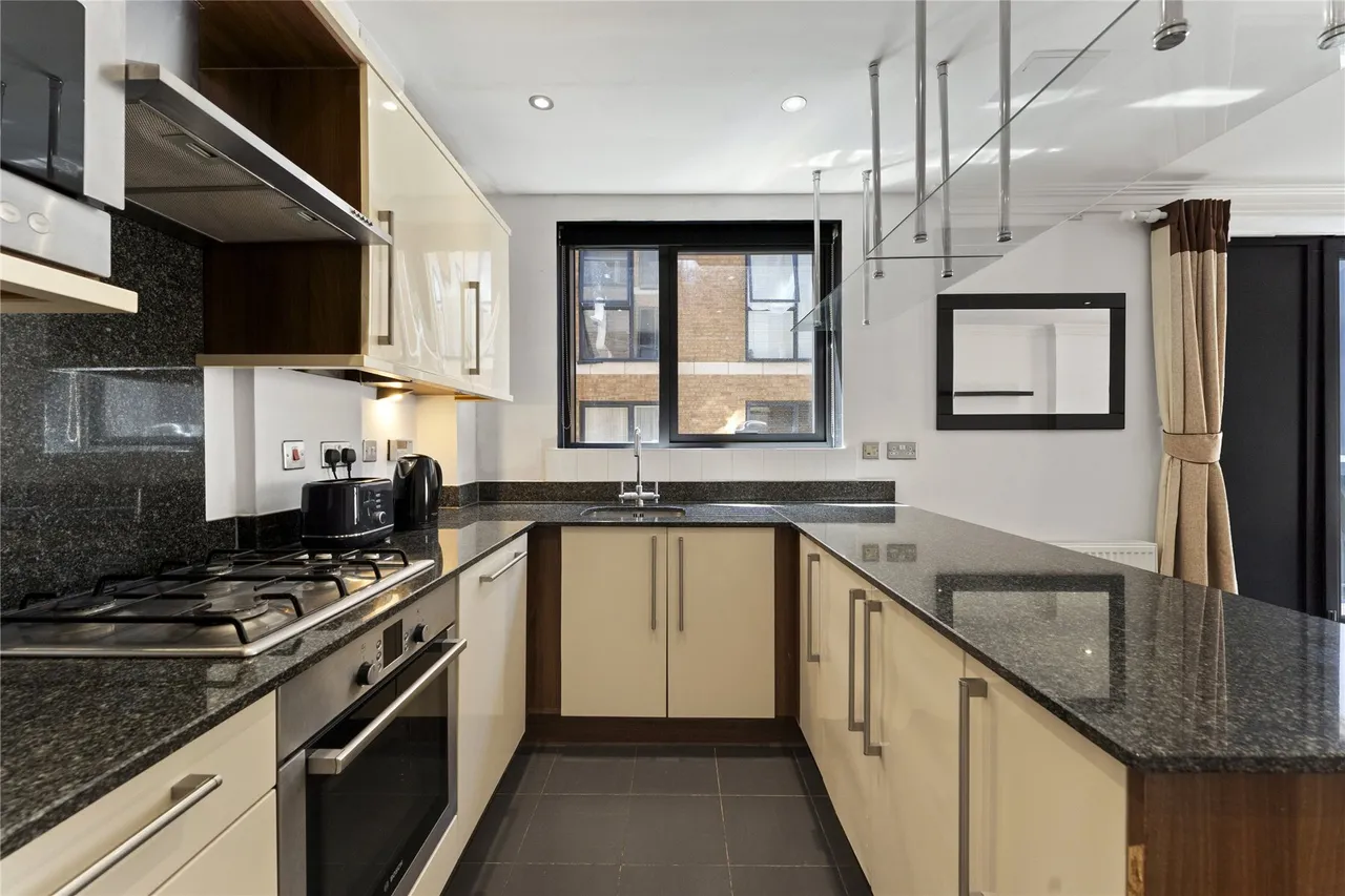 St. Mary's Road, Surbiton, KT6, photo 4