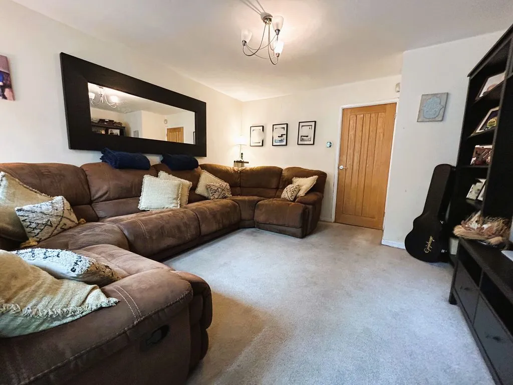 Mayfields Drive, Brownhills, WS8, photo 3