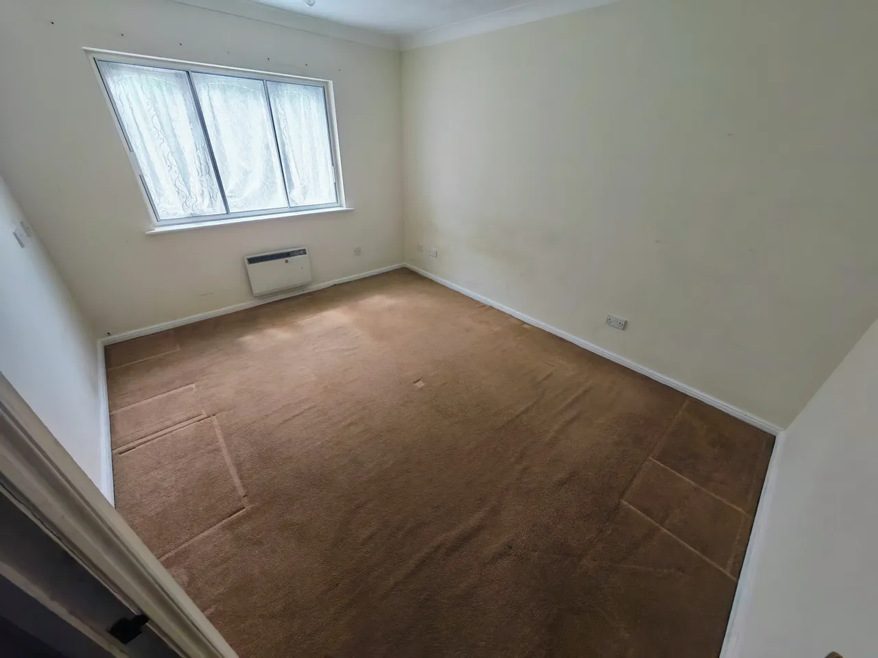 Cherry Gardens, Northolt, UB5, photo 4