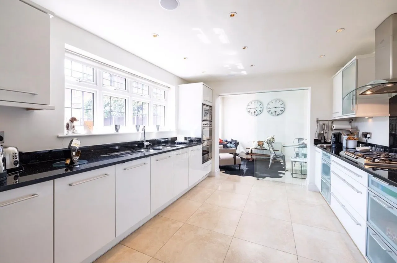2 Acacia Close, Stanmore, photo 9