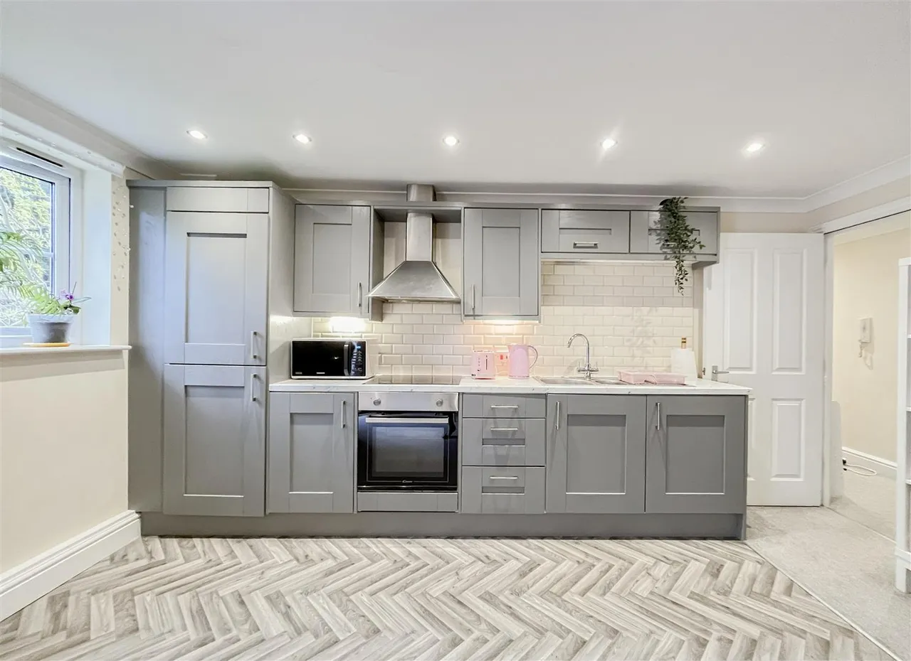Station Road, Heathfield, TN21 8GA, photo 9
