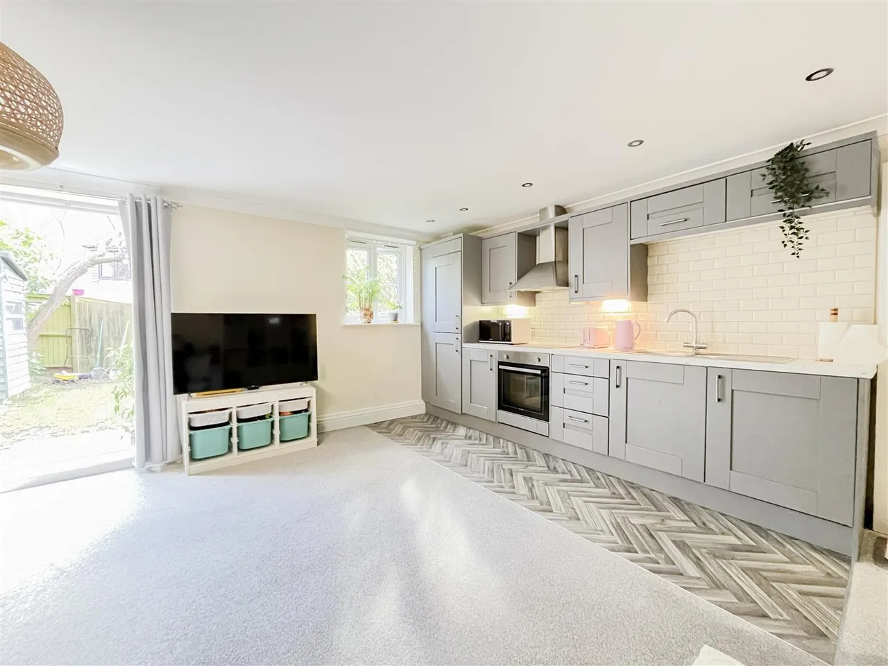 Station Road, Heathfield, TN21 8GA, photo 8