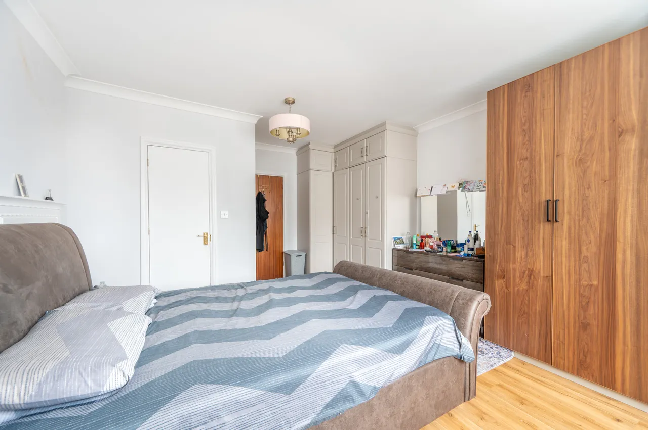 82 Oxgate Gardens, London, photo 11