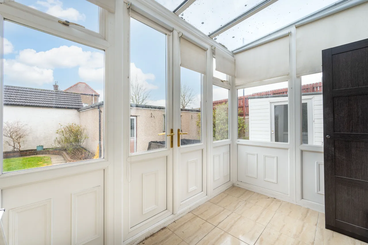82 Oxgate Gardens, London, photo 7