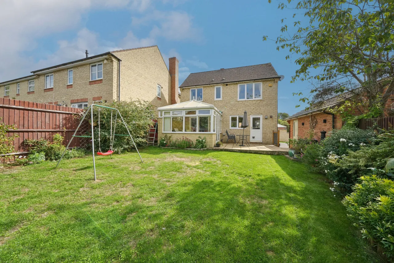 Poppylands, Bicester, OX26, photo 5