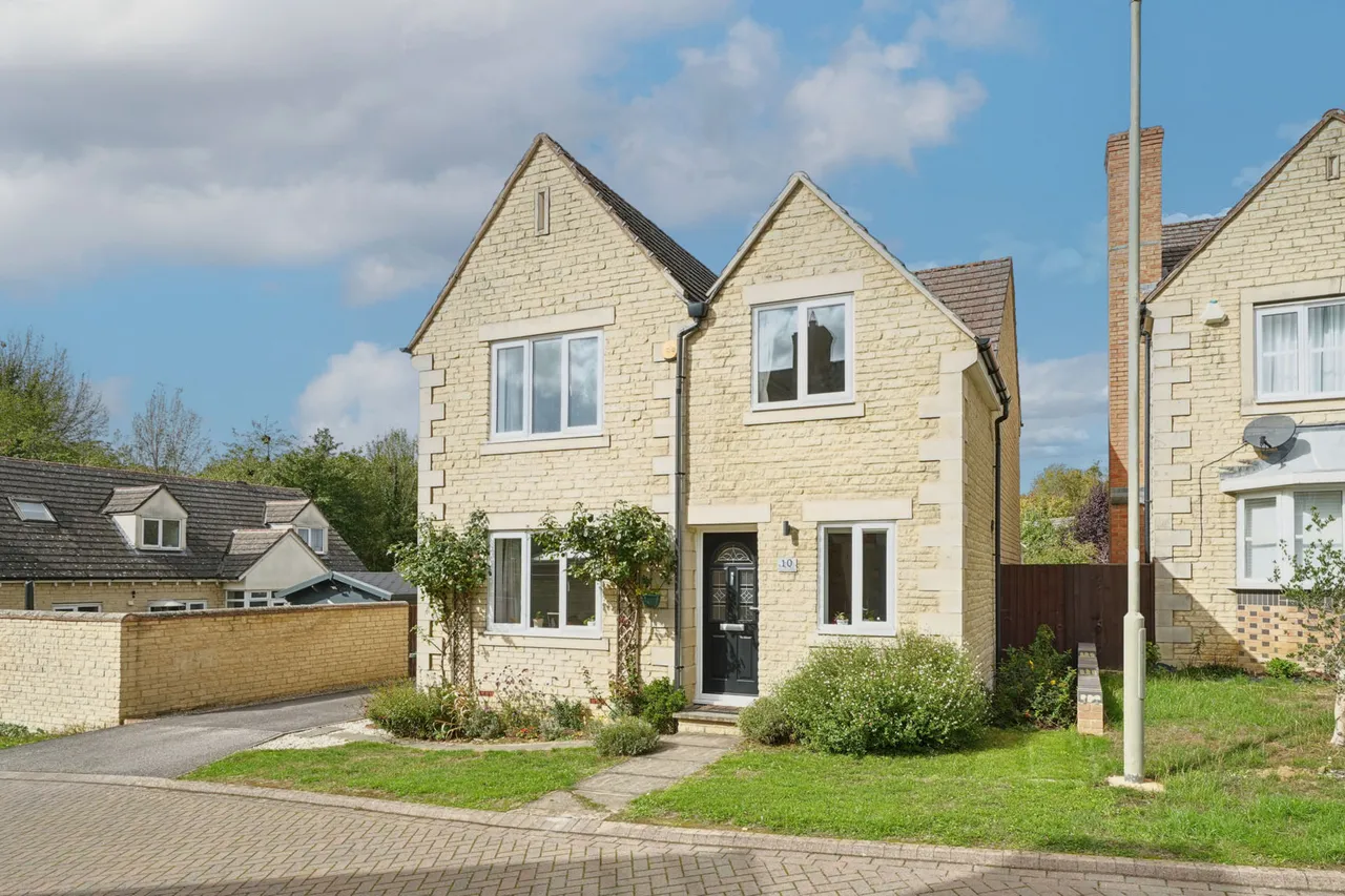 4 bed house for sale, Poppylands, Bicester, OX26