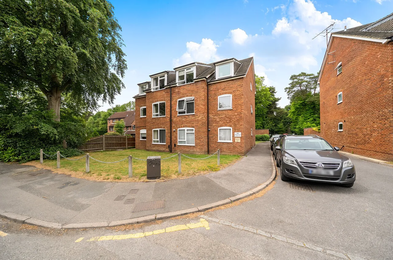 Gordon Court, 110 Gordon Road, Camberley, Surrey, GU15 2JQ, photo 13