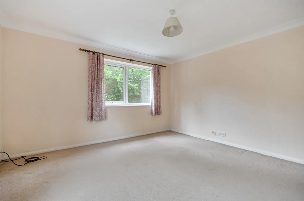 Gordon Court, 110 Gordon Road, Camberley, Surrey, GU15 2JQ, photo 3