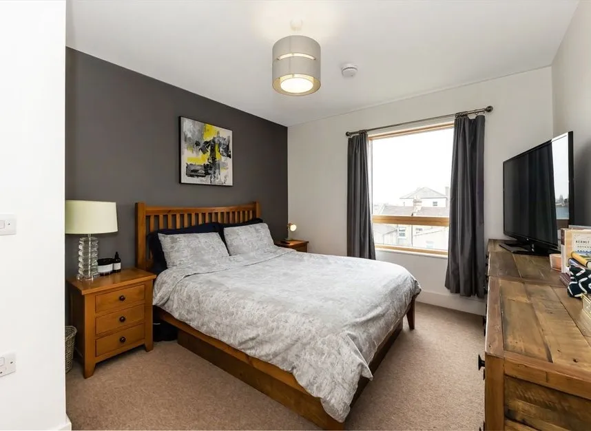 Streatham High Road, Streatham, SW16, photo 5