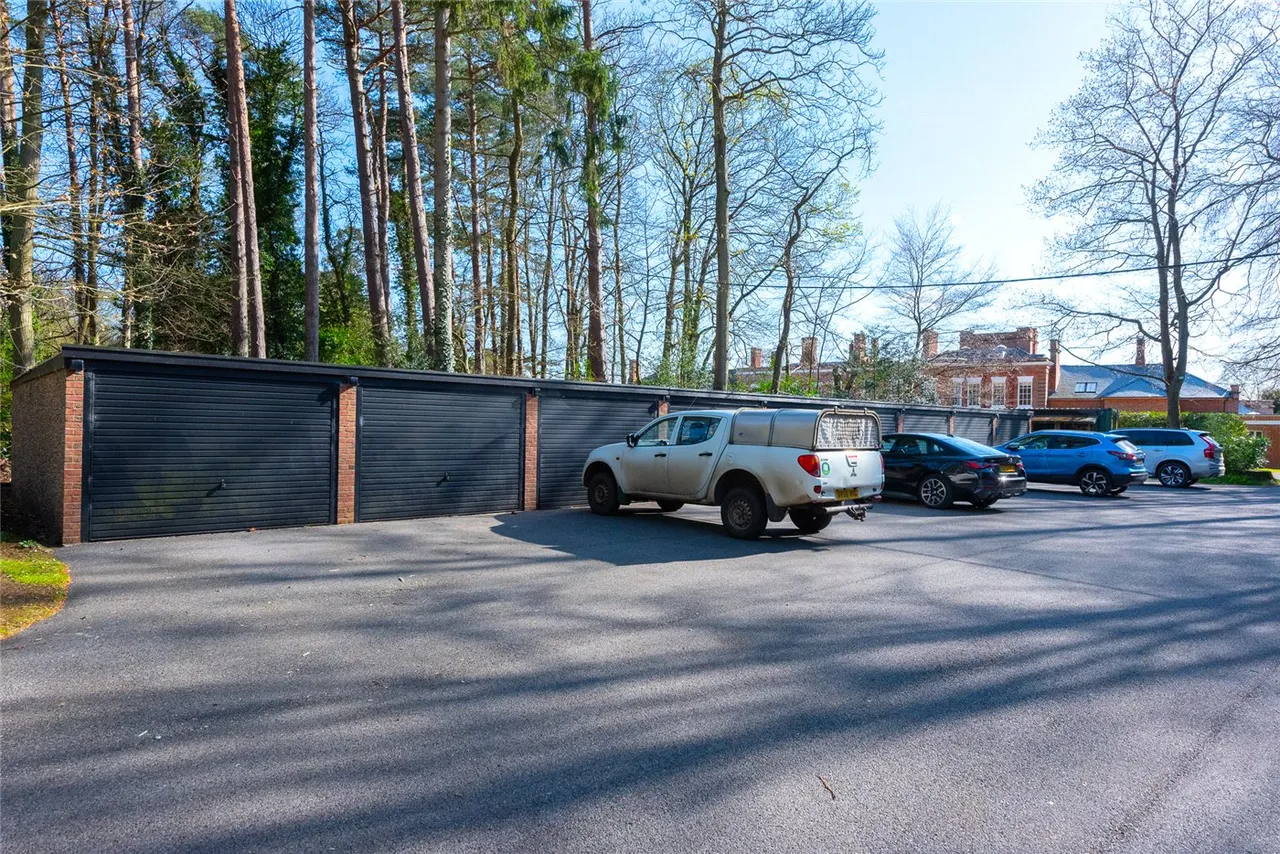 Church Road, Farley Hill, Reading, Berkshire, RG7, photo 2