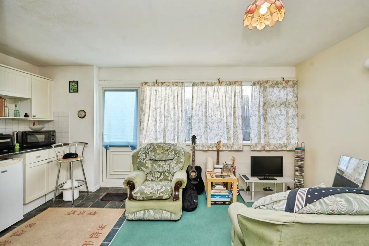 Cockleton Lane, Cowes, PO31, photo 6