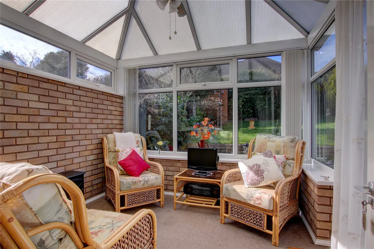 Westfields, Catshill, Bromsgrove, Worcestershire, B61 9HJ, photo 3