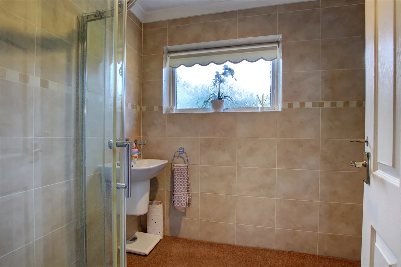 Westfields, Catshill, Bromsgrove, Worcestershire, B61 9HJ, photo 5