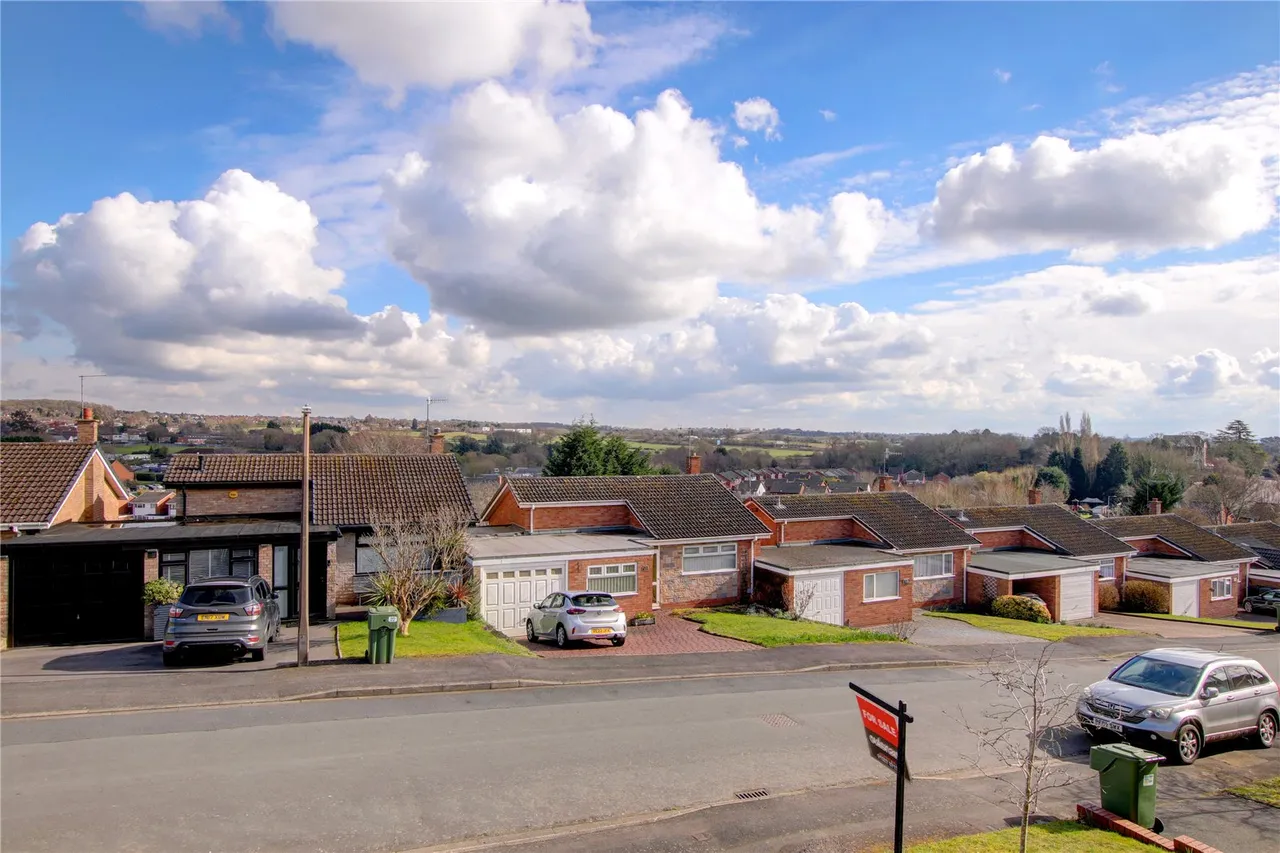 Westfields, Catshill, Bromsgrove, Worcestershire, B61 9HJ, photo 15
