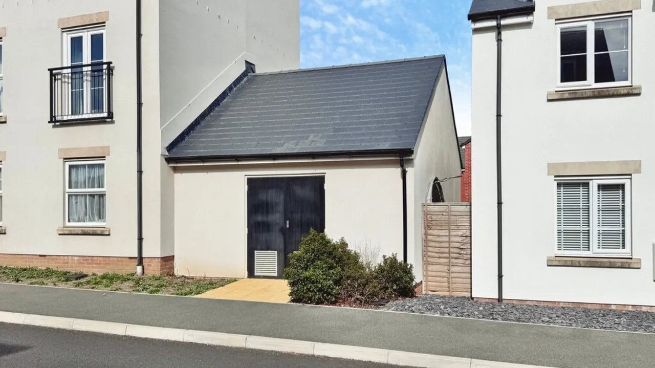Amazon Way, Westbury, BA13, photo 10