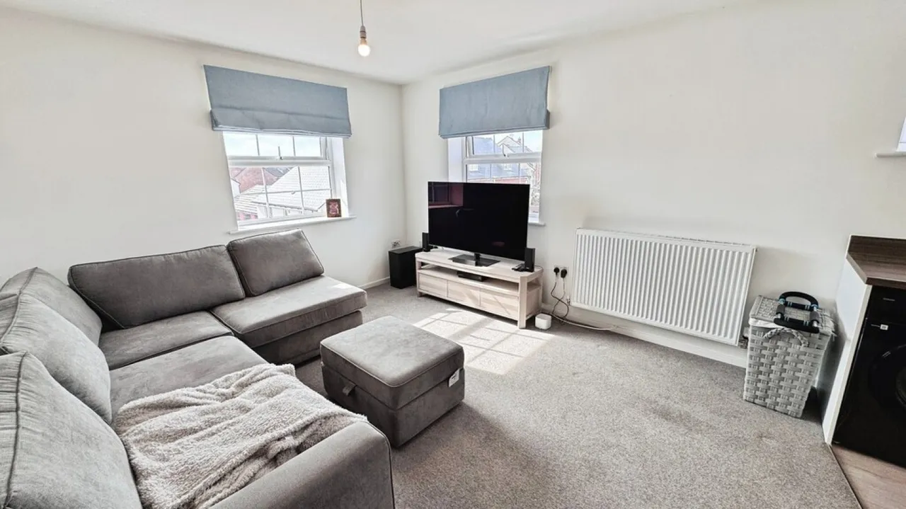 Amazon Way, Westbury, BA13, photo 3