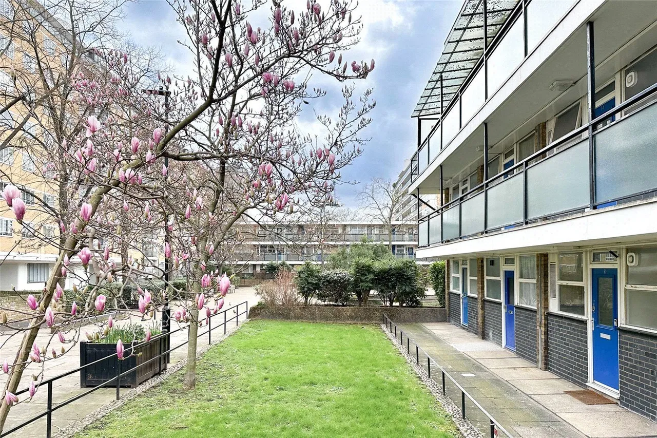 Churchill Gardens, London, SW1V, photo 8