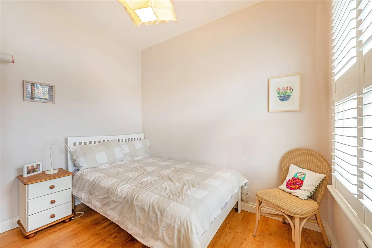 Beards Hill, Hampton, TW12 2AQ, photo 5