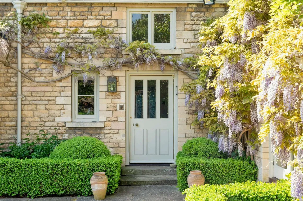 Main Street, Empingham, Oakham, Rutland, LE15 8PR, photo 3