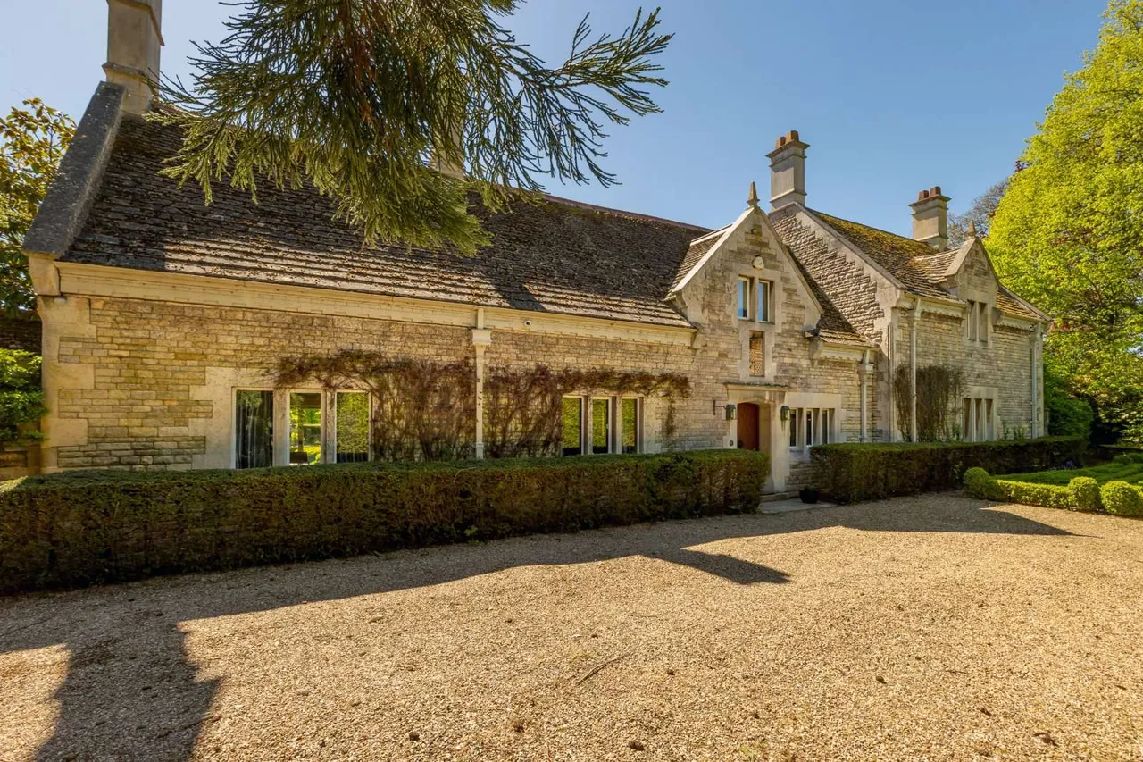 Main Street, Empingham, Oakham, Rutland, LE15 8PR, photo 7