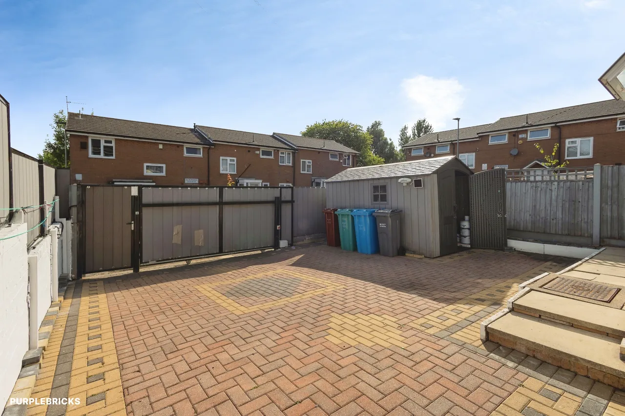 Lingdale Walk, Manchester, M40, photo 27