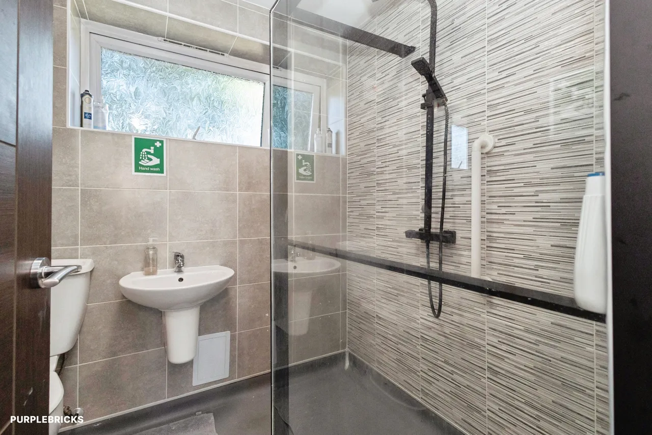 Lingdale Walk, Manchester, M40, photo 22