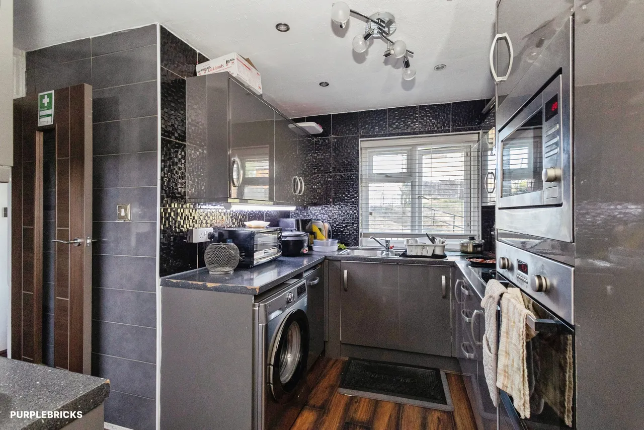Lingdale Walk, Manchester, M40, photo 2