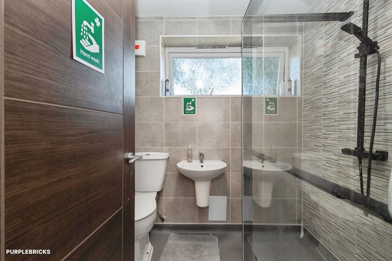 Lingdale Walk, Manchester, M40, photo 17