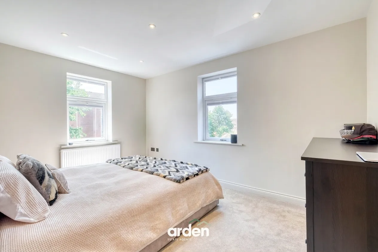Barnsley Hall Road, Barnsley Court, B61, photo 5