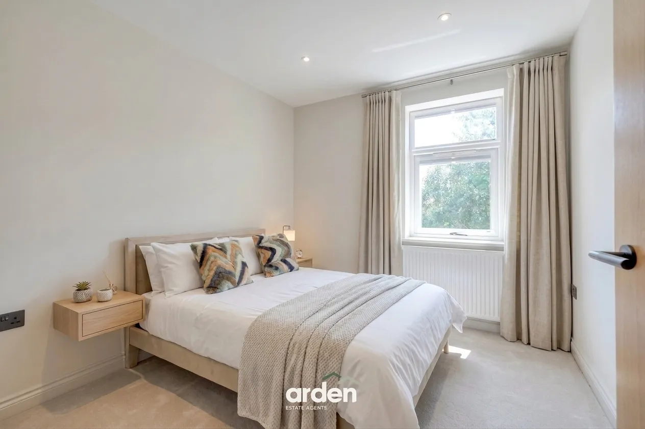 Barnsley Hall Road, Barnsley Court, B61, photo 6