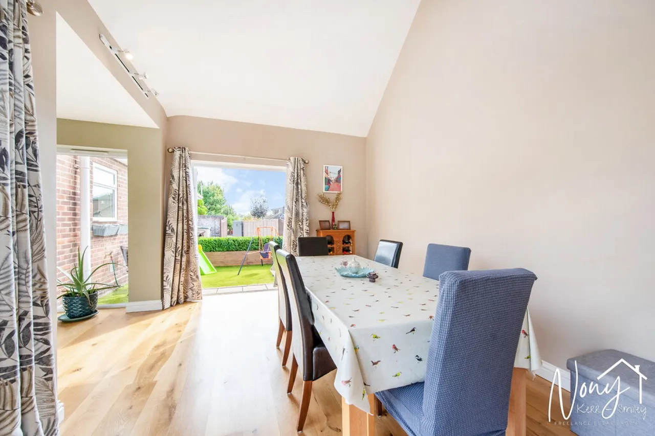 Mount Close, Bereweeke, SO22, photo 10