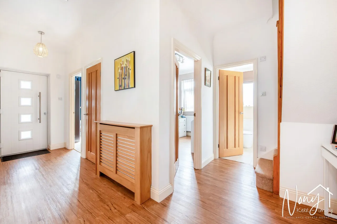 Mount Close, Bereweeke, SO22, photo 22