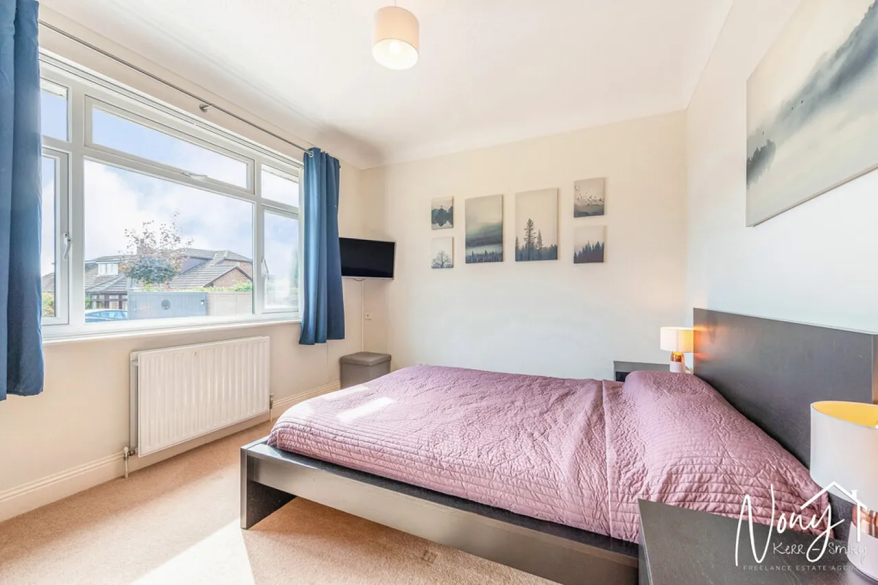 Mount Close, Bereweeke, SO22, photo 19