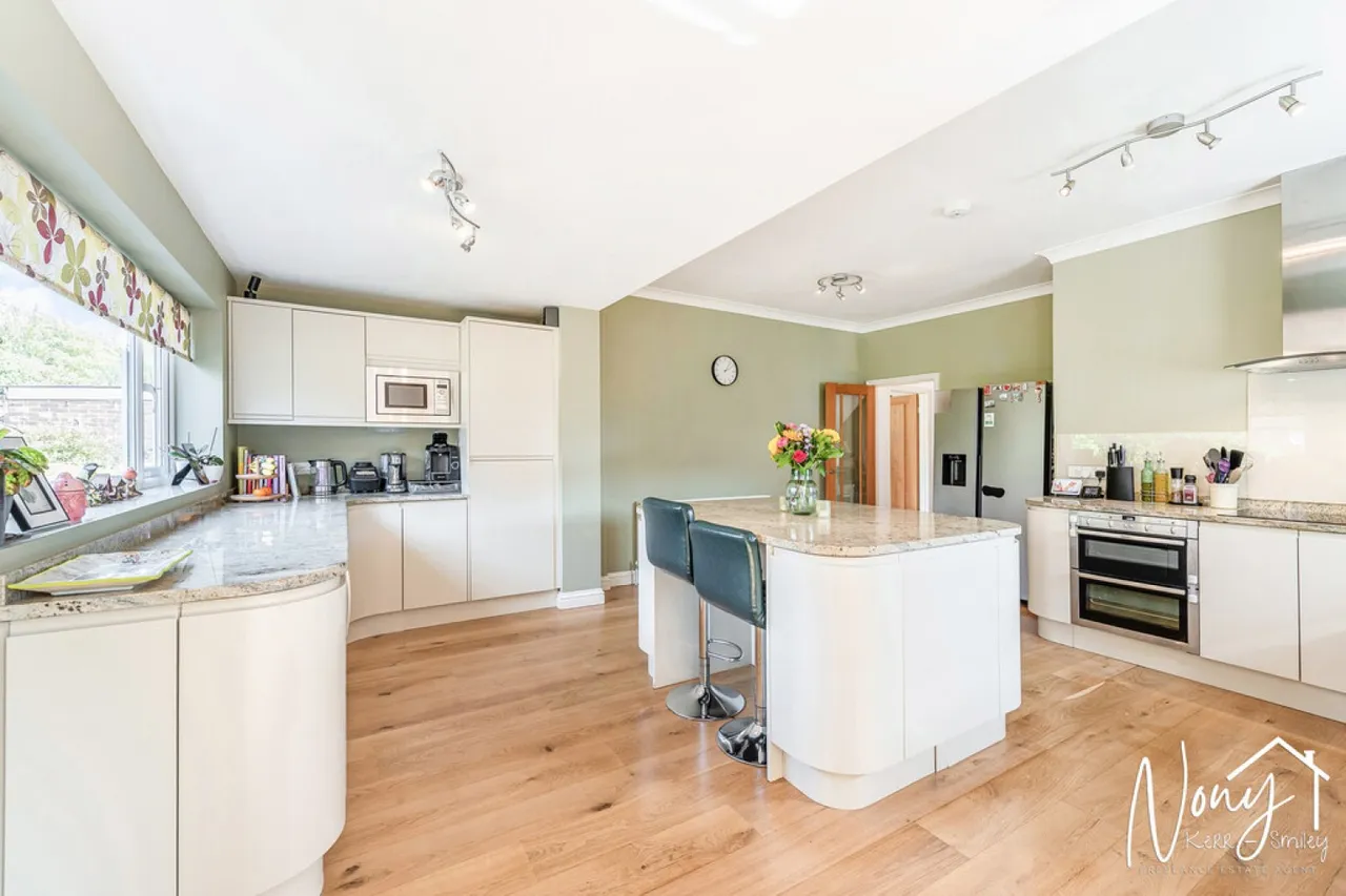 Mount Close, Bereweeke, SO22, photo 6