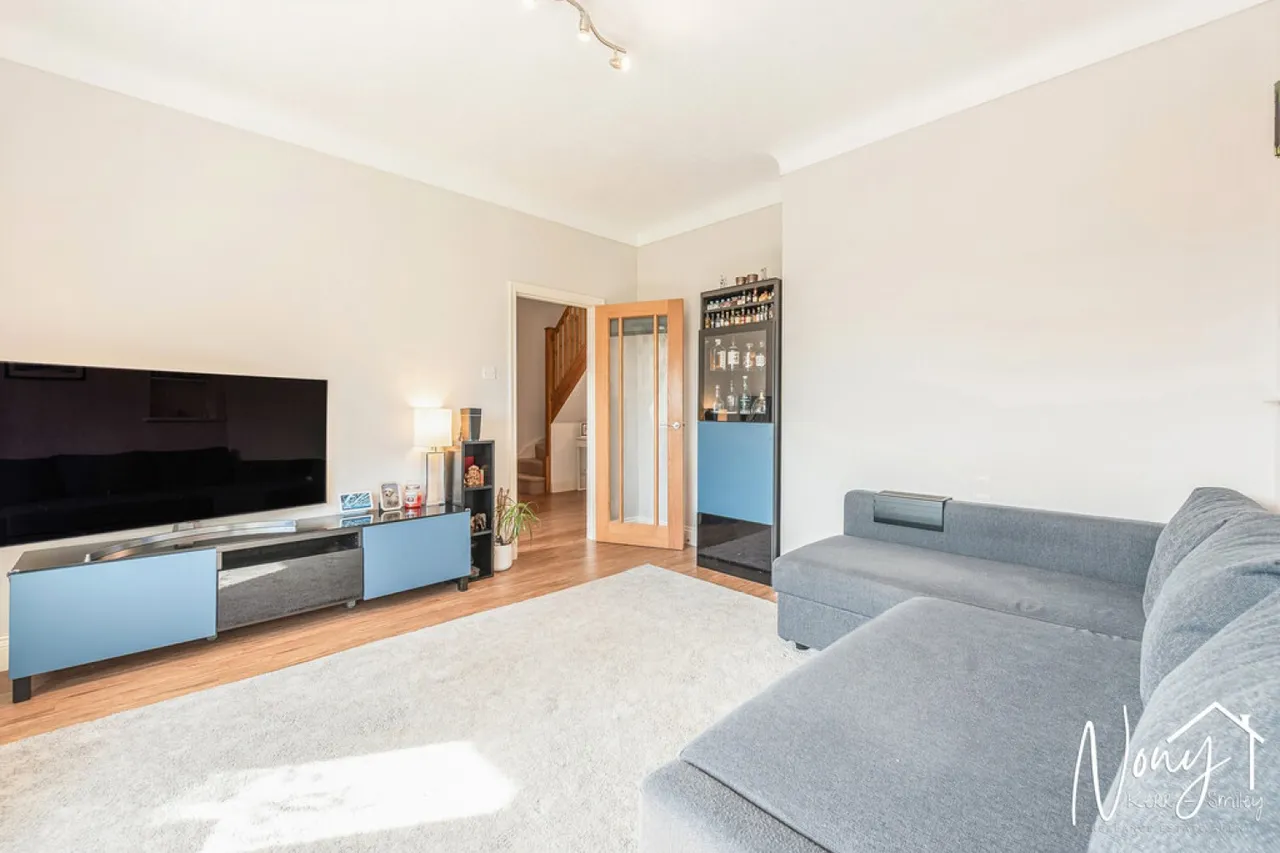 Mount Close, Bereweeke, SO22, photo 16