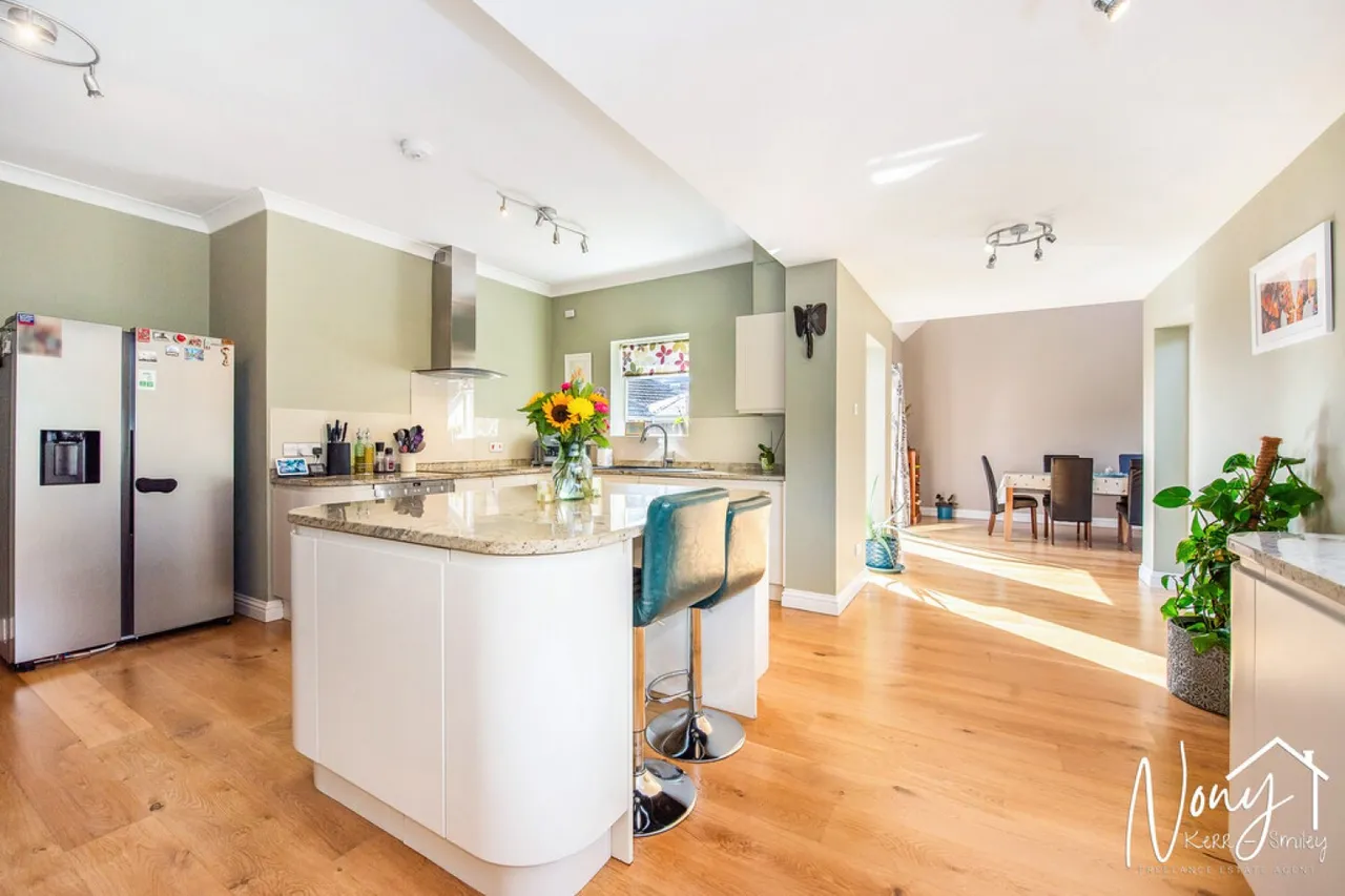 Mount Close, Bereweeke, SO22, photo 5