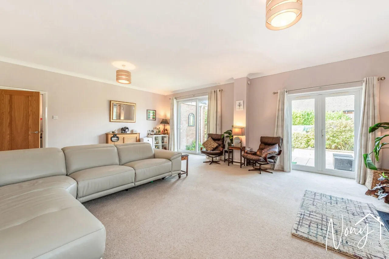 Mount Close, Bereweeke, SO22, photo 12