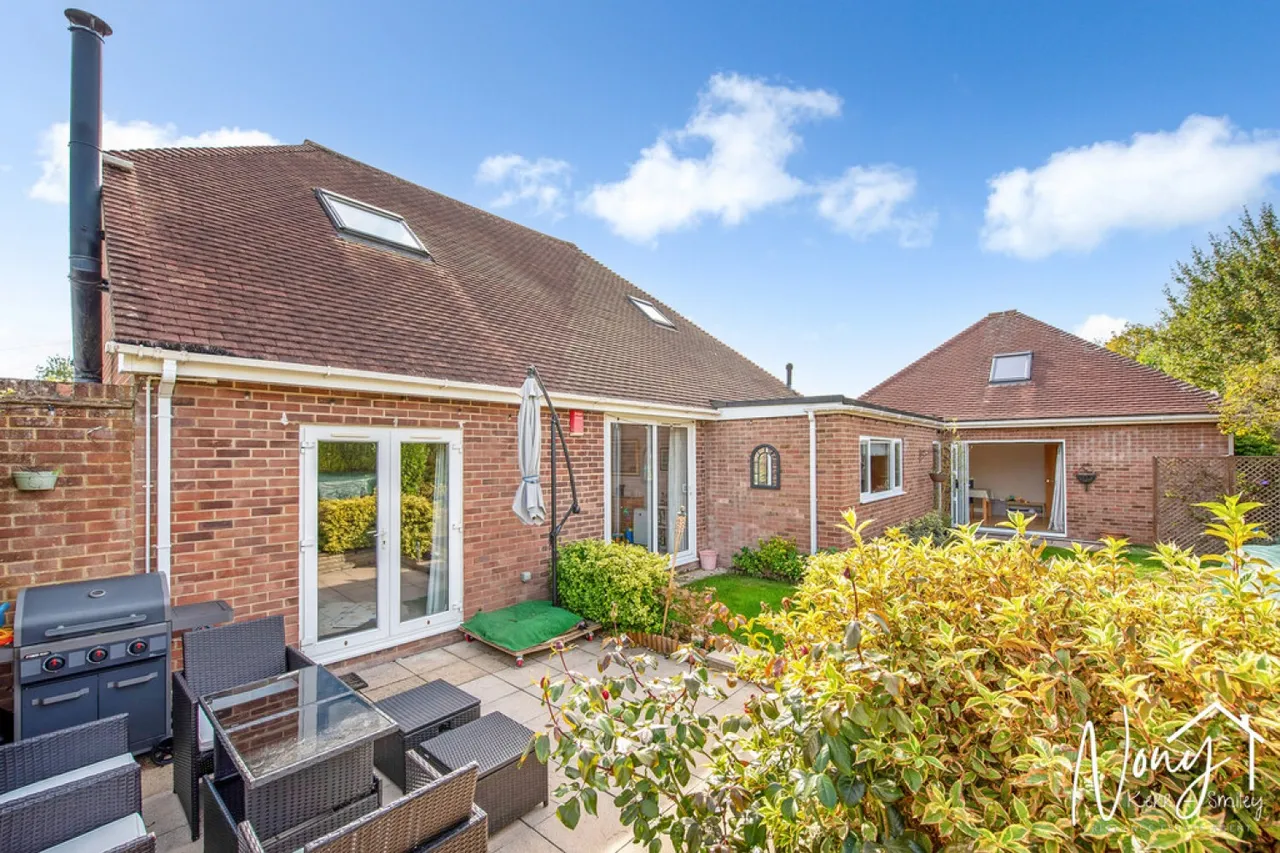 Mount Close, Bereweeke, SO22, photo 29