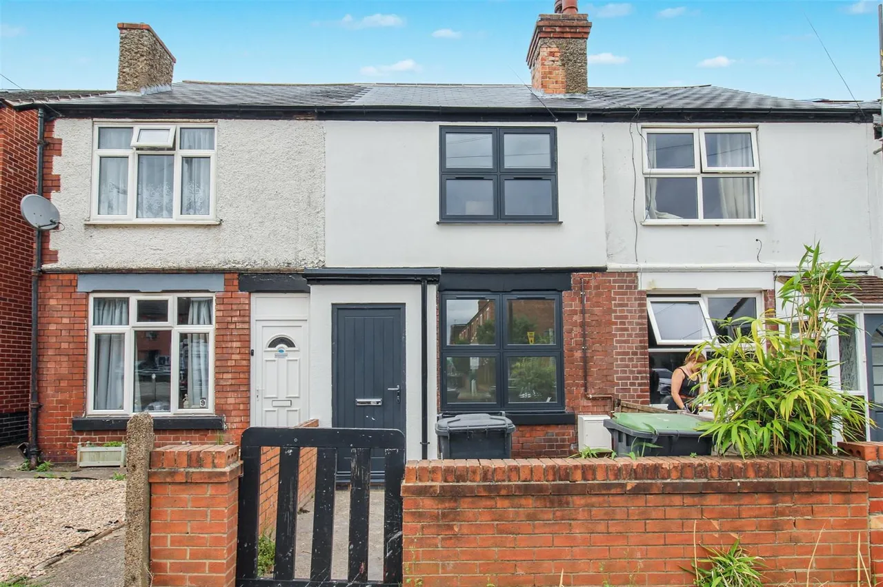 1 bed house to rent, City Road, FF Front Bedroom, NG9