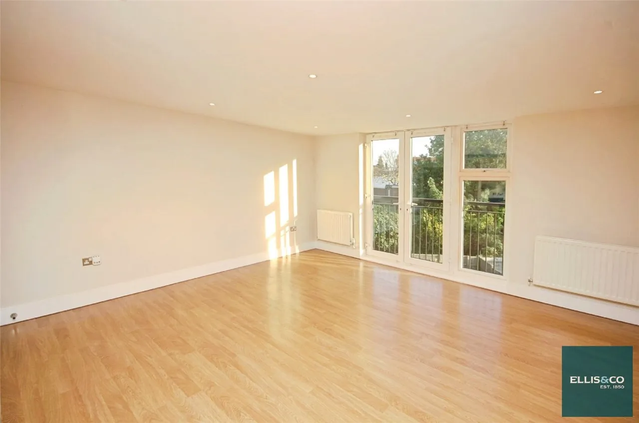 The Grove, London, N3, photo 2