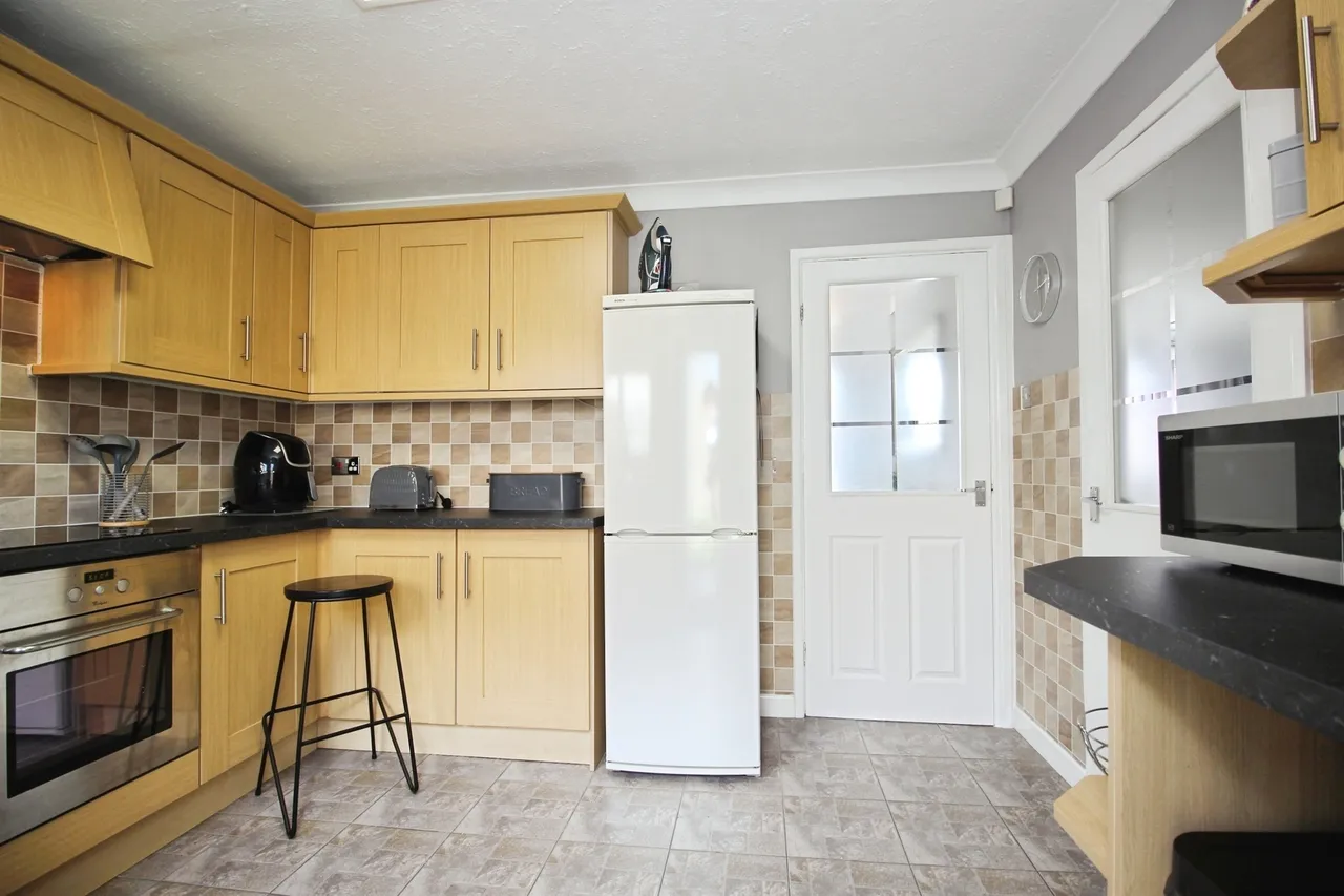 Stanks Drive, LEEDS, photo 3