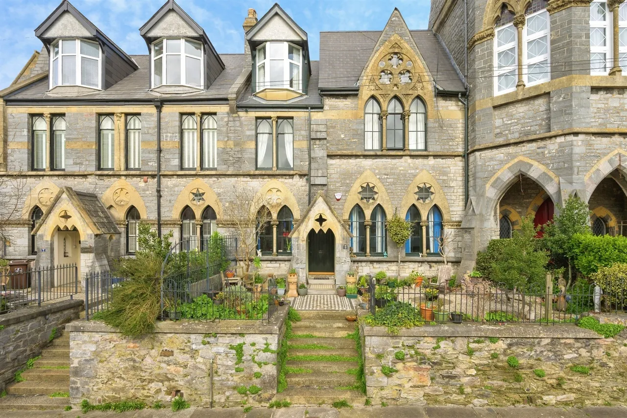 6 bed house for sale, Western College Road, Plymouth, PL4