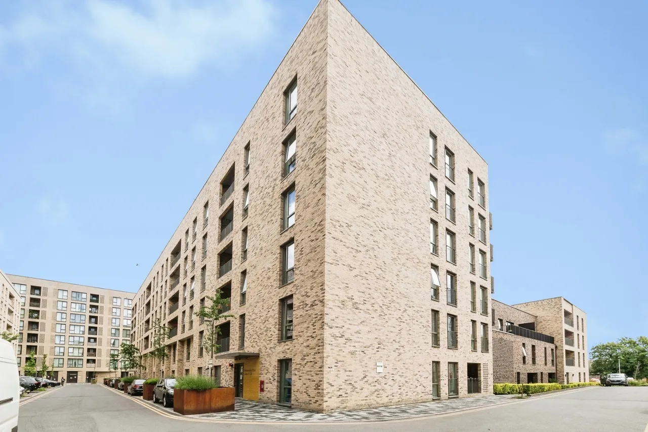 Mahindra Way, London, E6, photo 15