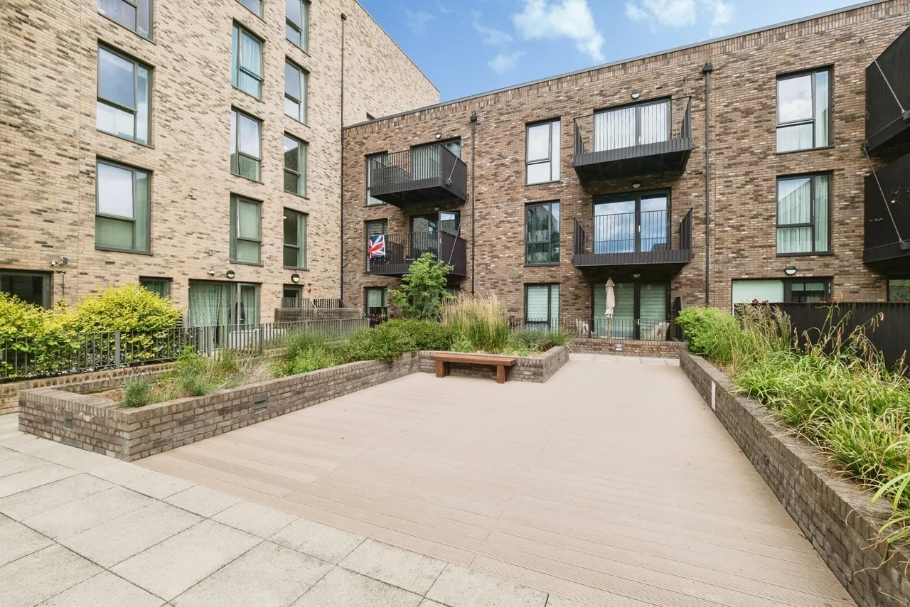 Mahindra Way, London, E6, photo 10