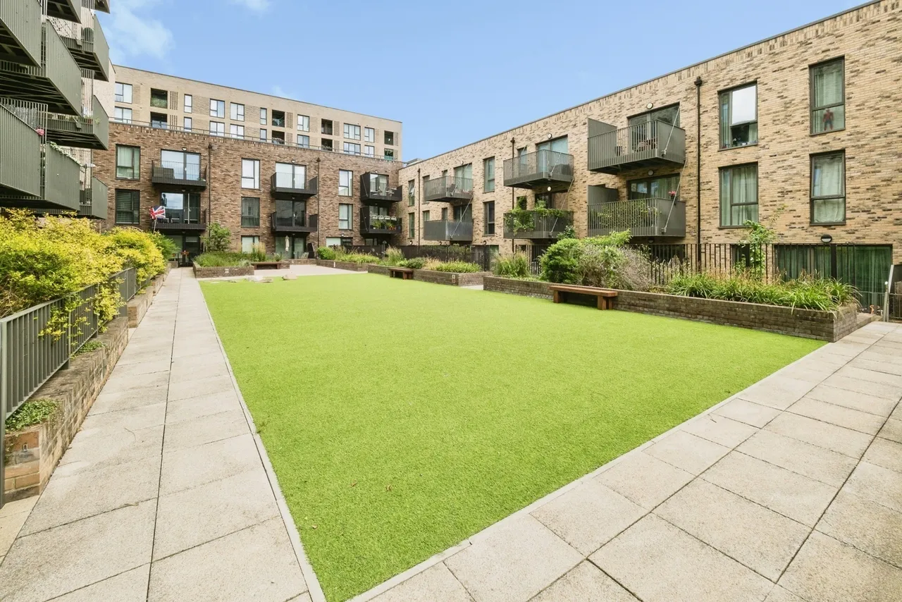 Mahindra Way, London, E6, photo 16